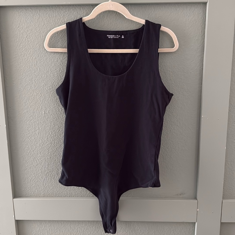 Abercrombie & Fitch Black Sleeveless Bodysuit - XL